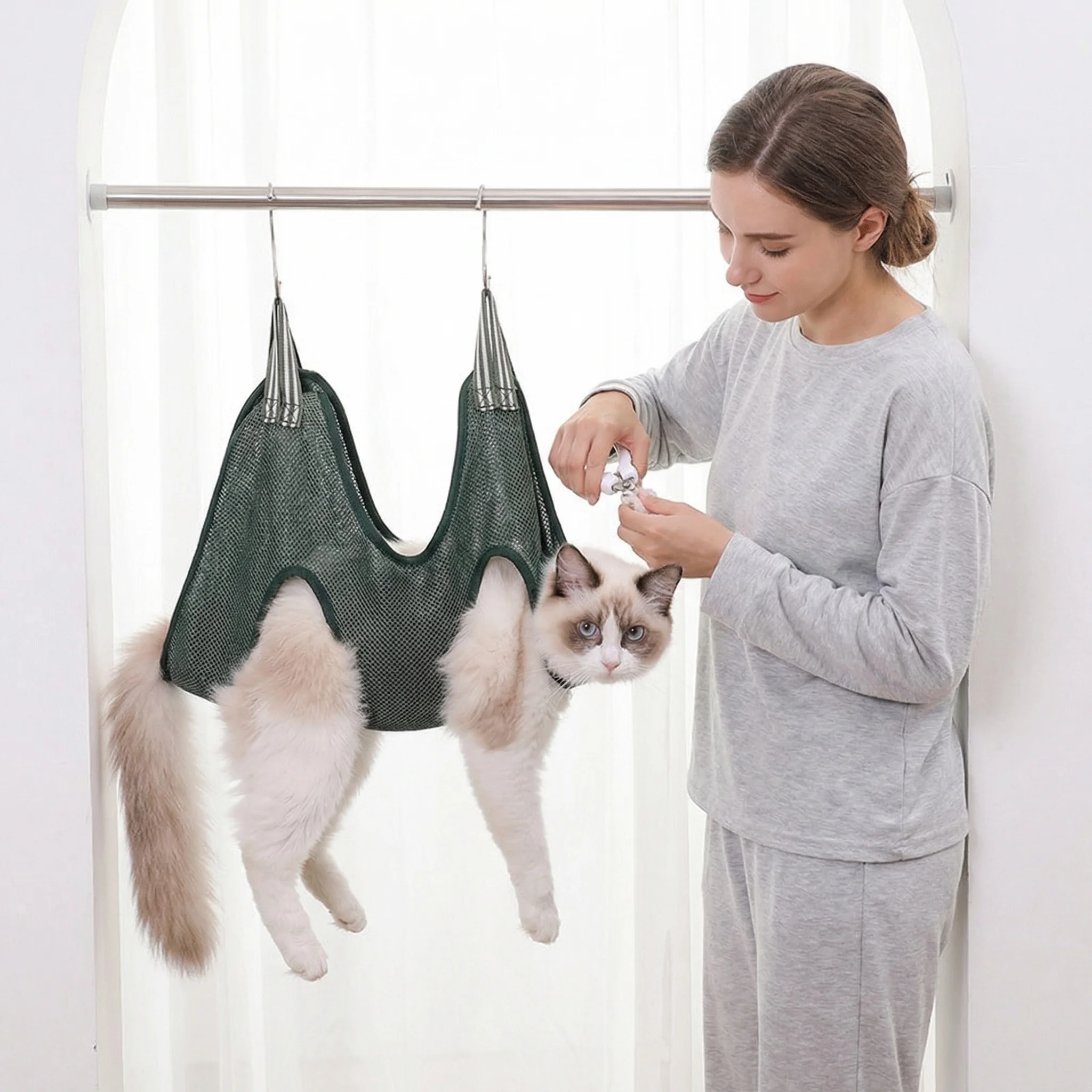 Pet Grooming Hammock Sling Restraint - 猫用グルーミングハンモック、猫や犬の爪切り用、小型犬・中型犬用の安全確保バッグ、引っかき防止スリング、高さ調節可能な吊り下げ式補助具。